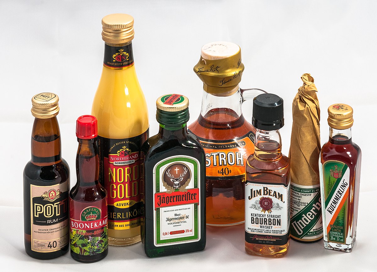 Mini-bottigliette di liquori: la storia - Qui si racconta che -  Persapernedipiù - Vetropiù - Vetro cavo e dintorni…